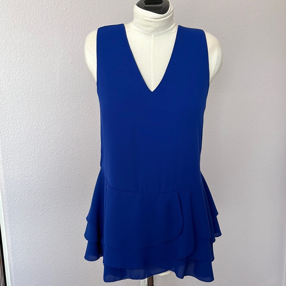 NWT - Elegant Sleeveless Blouse